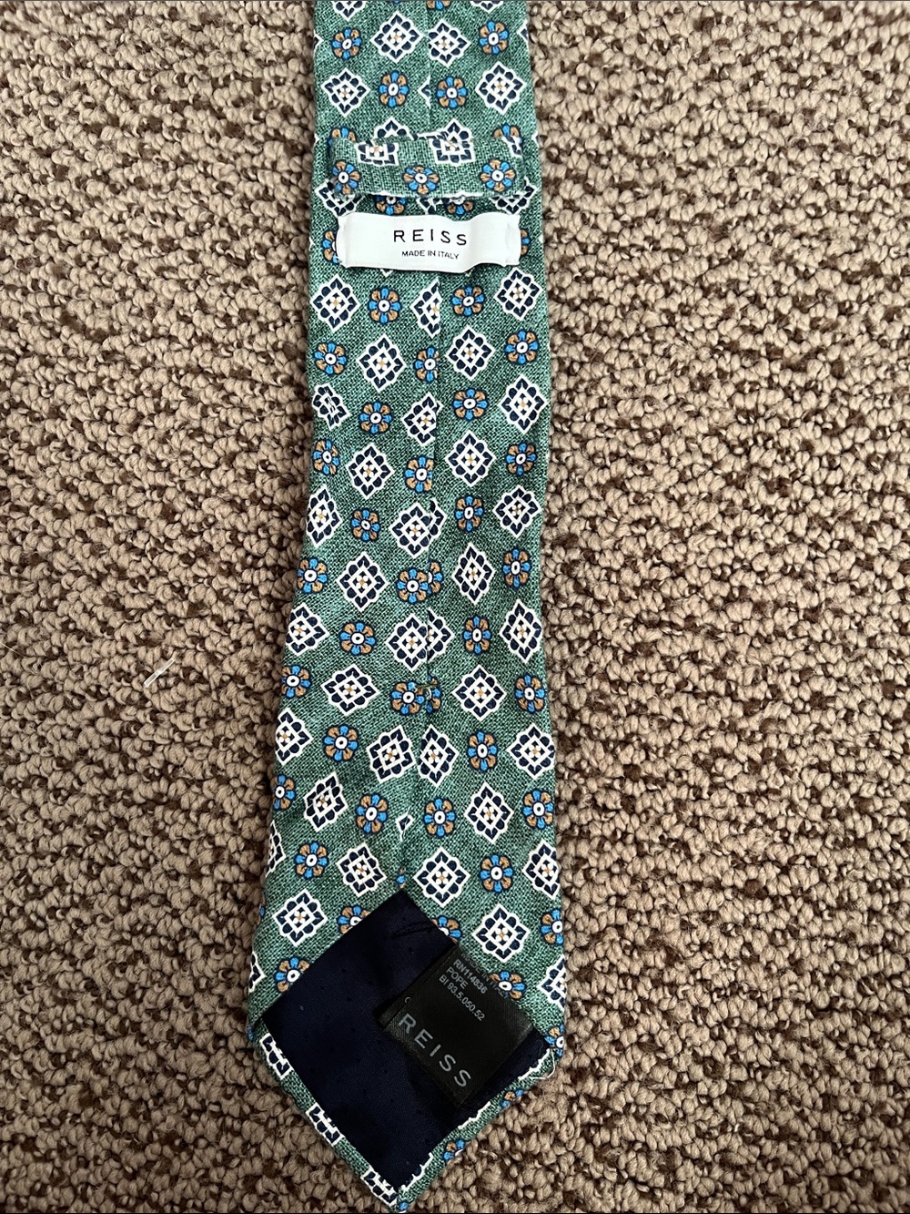 Reiss pattern tie - Picture 2 of 3